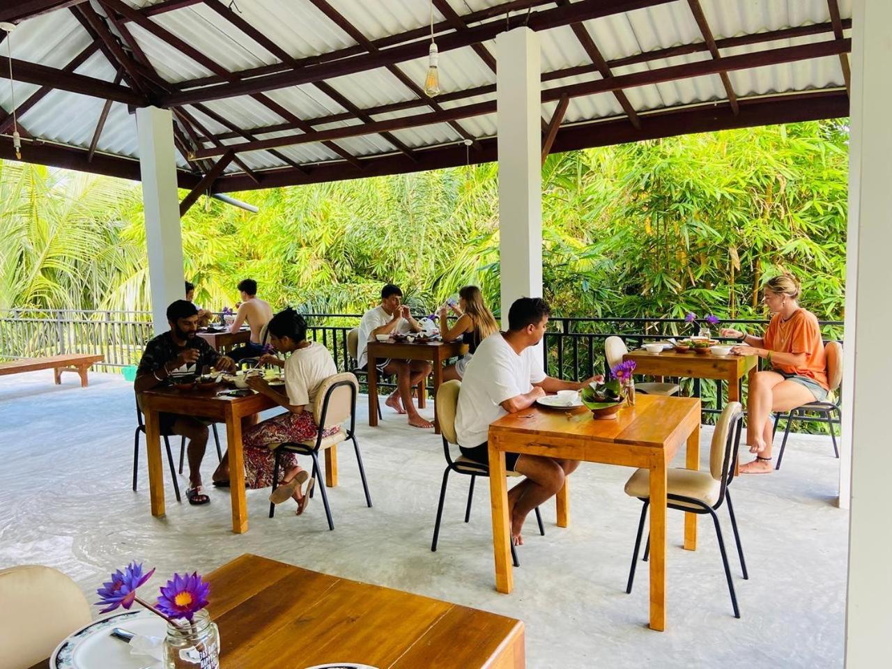 Leo Homestay Dikwella Exterior foto